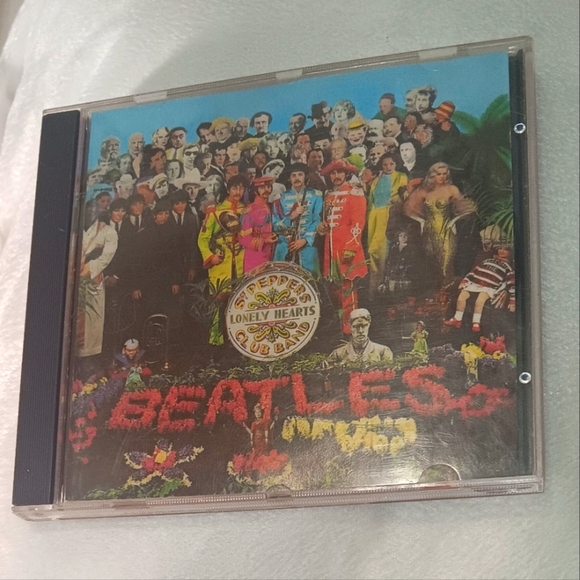 The Beatles CD Sgt. Pepper's Lonely Hearts Club Band - Picture 6 of 6